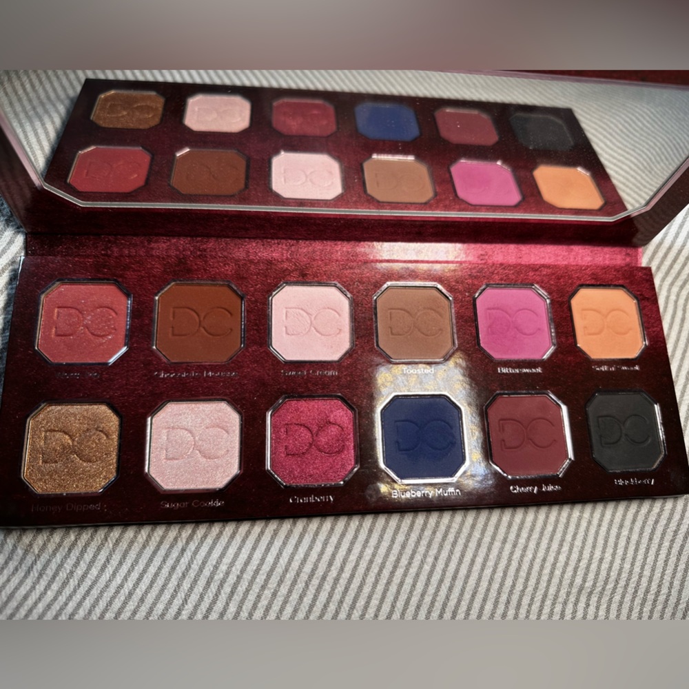 DC Berries & Cream Eyeshadow Palette - Bold Colors